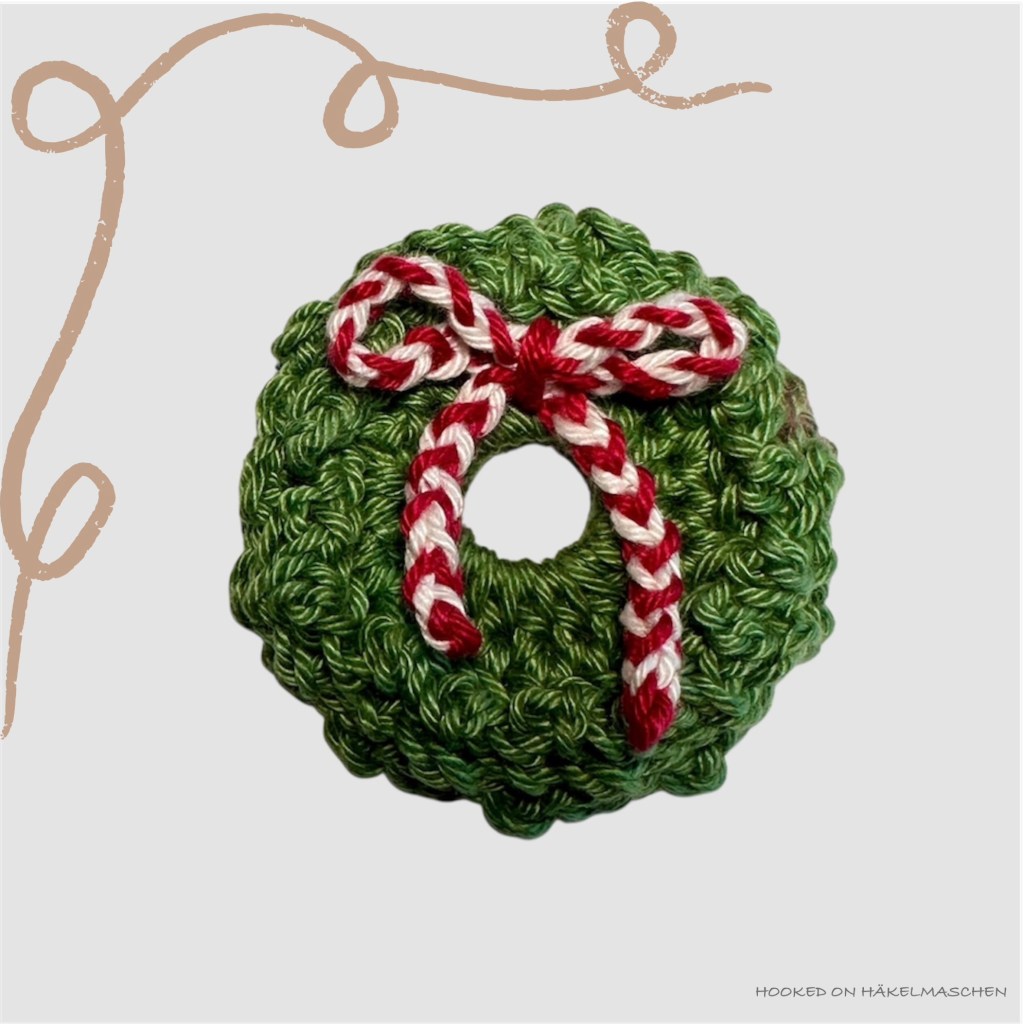 Crocheted Christmas decoration, Christmas wreath