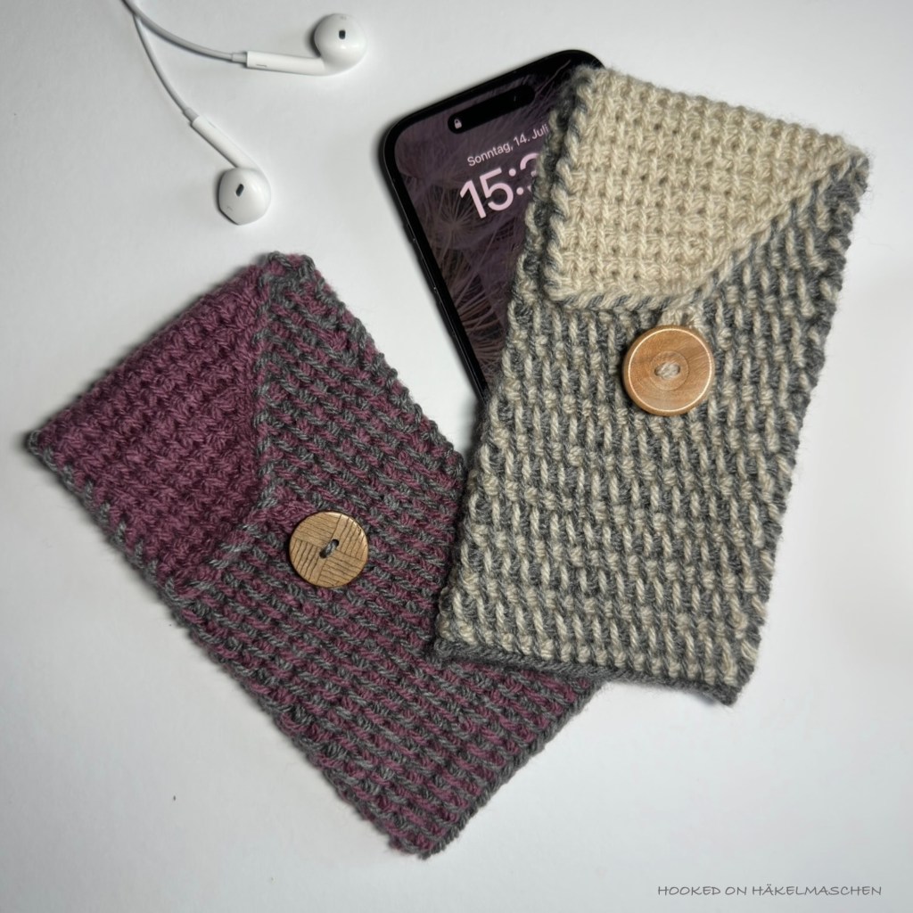 Tunisian crochet, cover for a mobile phone made in Tunisian Simple Stich using two colours to get a woven look